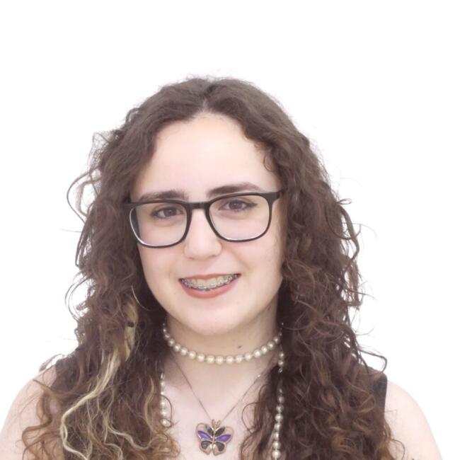 Babysitter in Figueres: Claudia