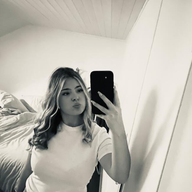 Babysitter in Nantes: Elly