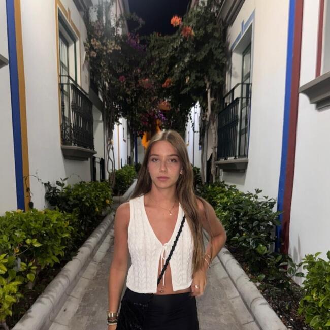 Babysitter in A Coruña: Laura