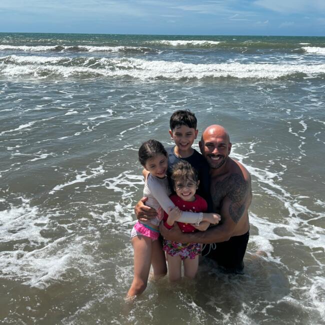 Emprego de babá em Brasília: Tayná