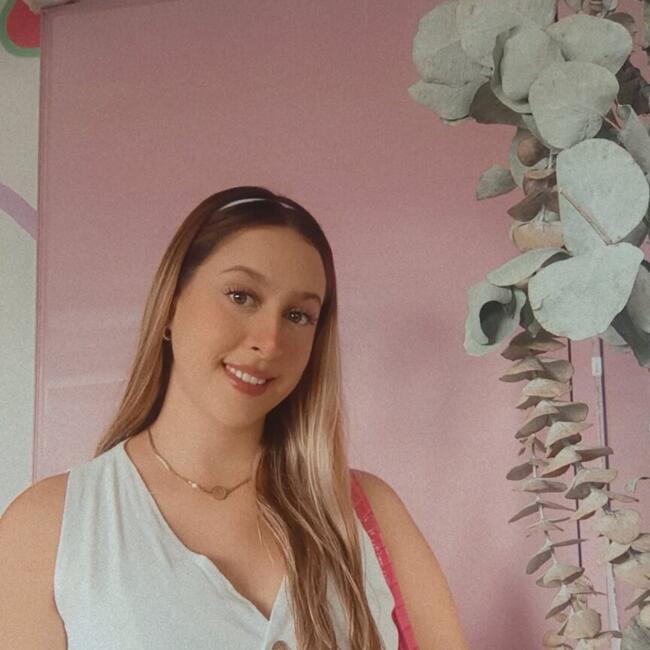 Niñera en San Antonio del Prado: Carolina