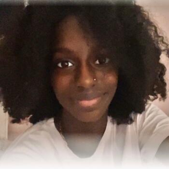 Babysitter in Paris: Myriam