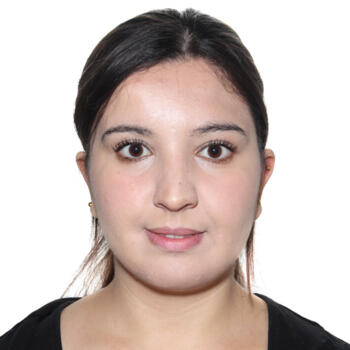 Babysitter in Saint-Denis: Sara