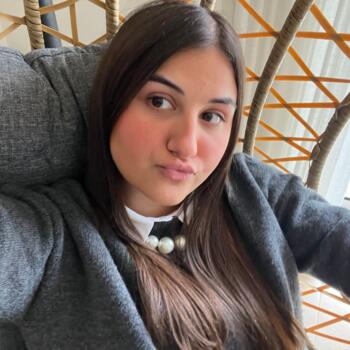 Babysitter in Marseille: Ariane