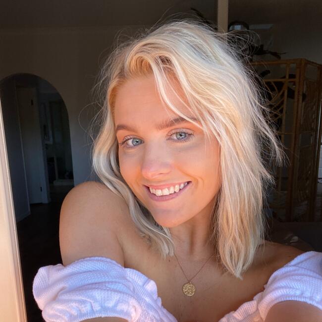 Babysitter in Brisbane: Mia