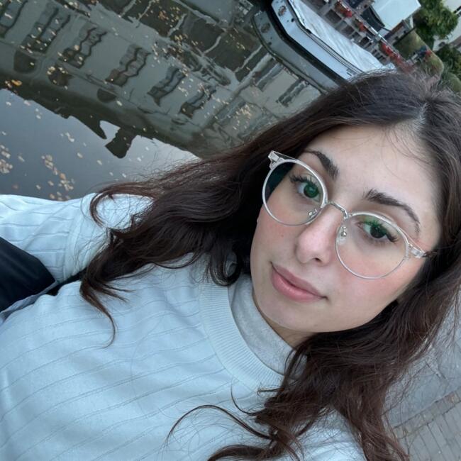 Babysitter in London: Lara