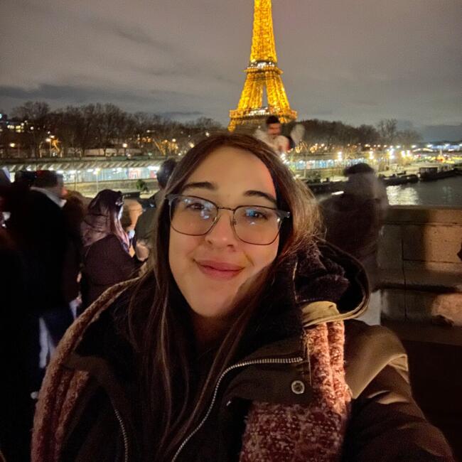 Babysitter in Bézu-le-Guéry: Daniela