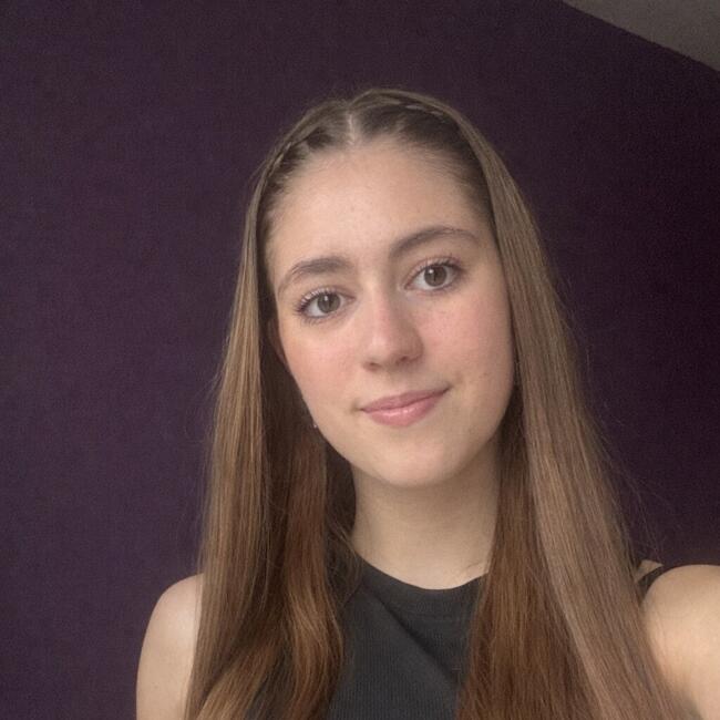 Babysitter in Clermont-Ferrand: Eloise