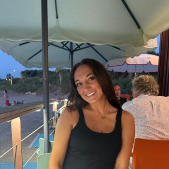 Baby-sitter Saint-Cyr-sur-Mer: Leandra