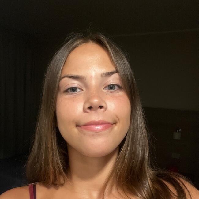 Babysitter in Six-Fours-les-Plages: Lola