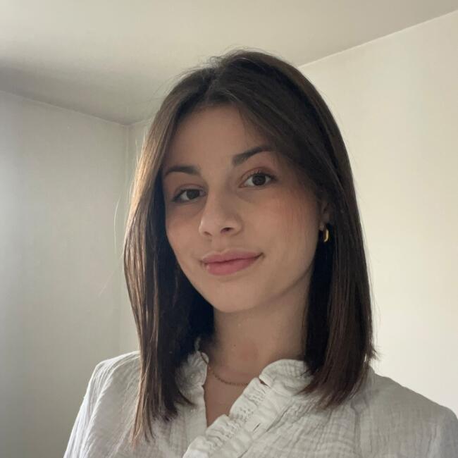 Babysitter in Annecy: Léna