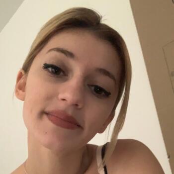 Babysitter in Agde: Lauren