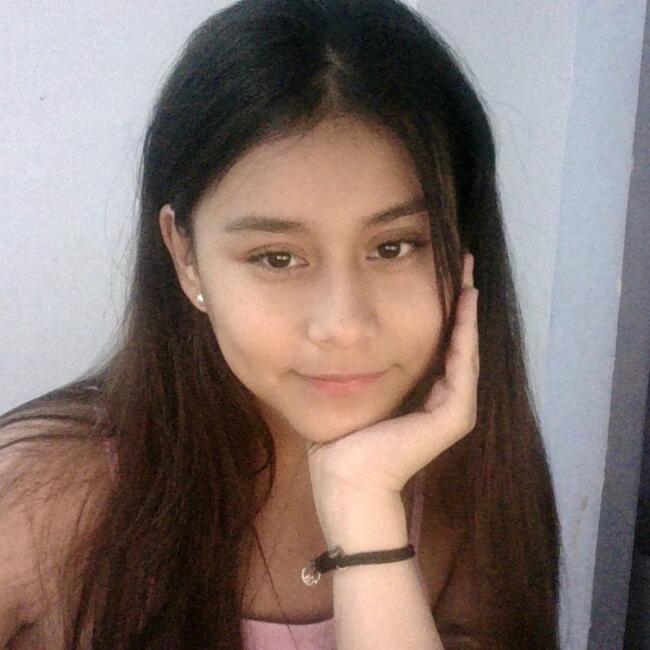 Babysitter in Alicante: Flor