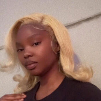 Nanny in Akasia: Orateng