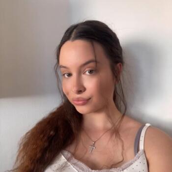 Babysitting job in Brierley Hill: babysitting job Dariana