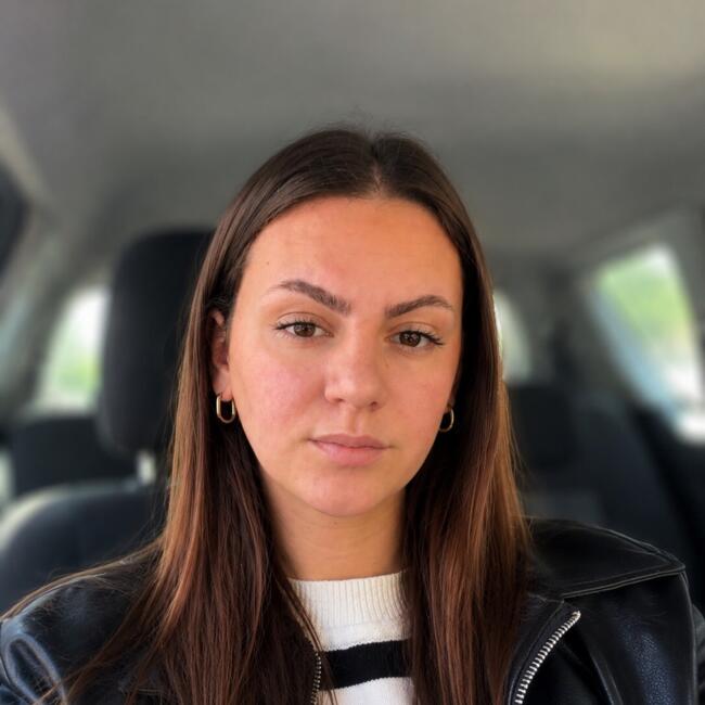 Babysitter in Nîmes: Lola