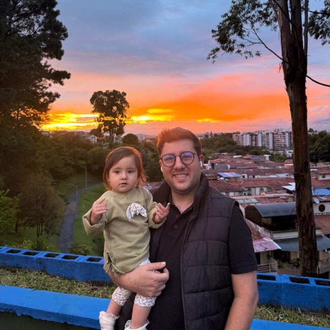 Babysitting job in Santiago de Cali: Alvaro Andres