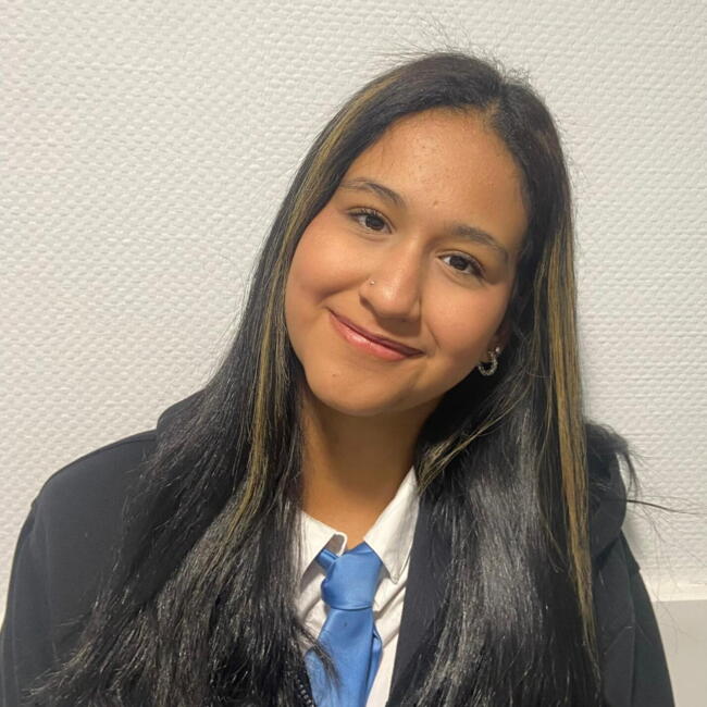 Babysitter in Annecy: Lila