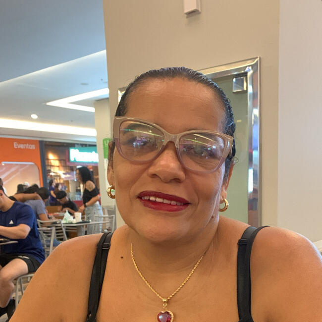 Babá em Recife: Cristiane