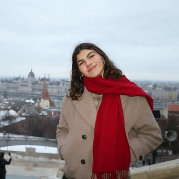 Babysitter in London: Nour