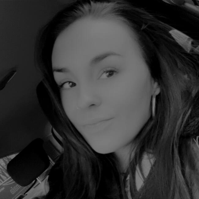 Babysitter in La Louvière: Manon