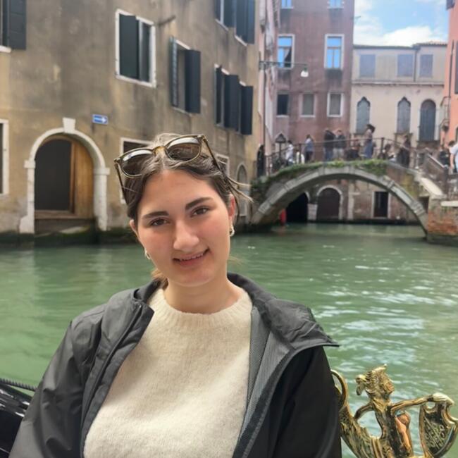 Babysitter in Hünenberg: Leandra