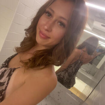 Babysitter in Montreal: Hannah