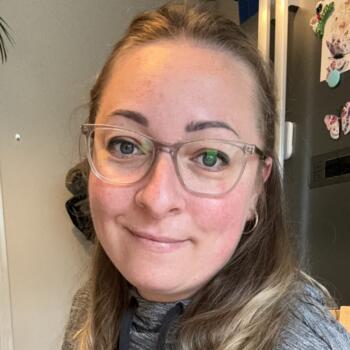 Δουλειά για nanny (νταντά) στην περιοχή Galway: δουλειά φύλαξης παιδιών Jusztina