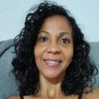 Babysitter in Maricá: INGRIDE