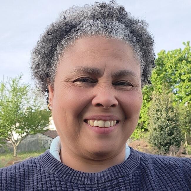 Babysitter in Viseu: Claudia Regina