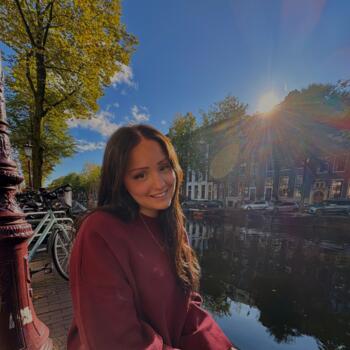 Babysitter in La Louvière: Annlyse