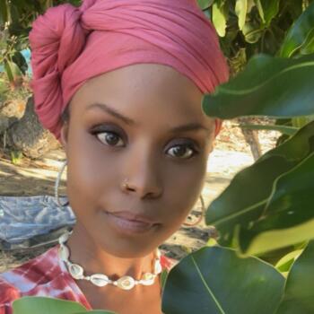 Babysitter in Roubaix: Nourainya-josiane