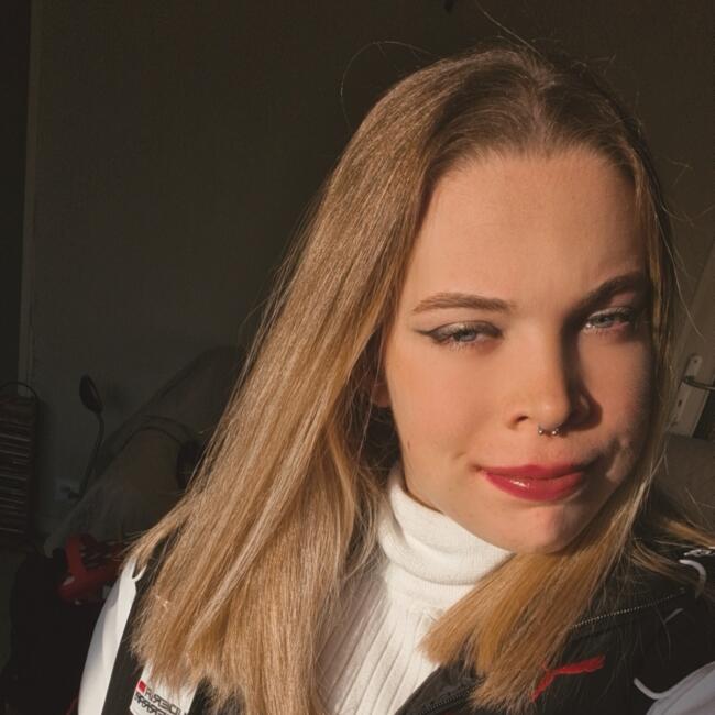 Babysitter in Guillaucourt: Zoé