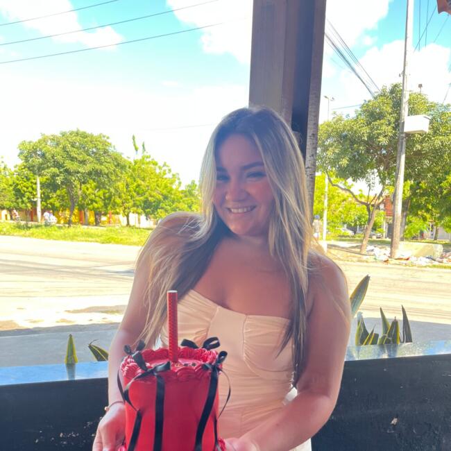 Babysitter in Fortaleza: Sara