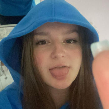 Babysitter in Bracknell: Lacey