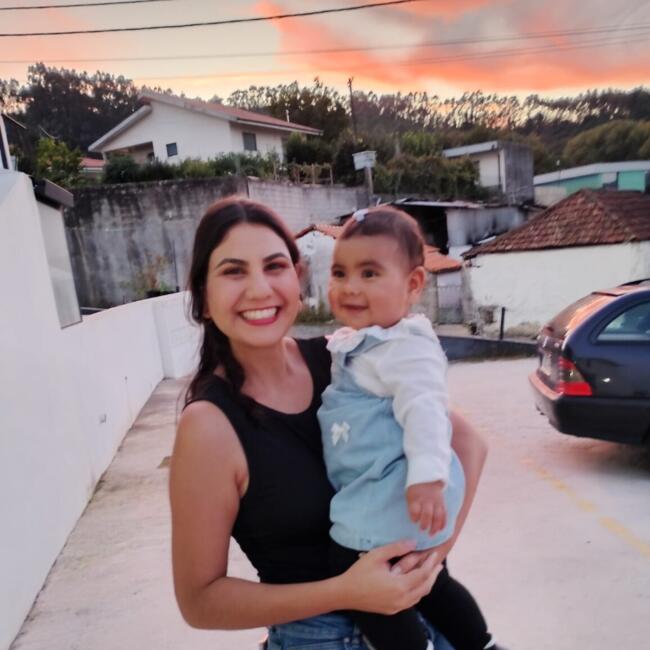 Trabalho de babysitting em Paredes: CRIS