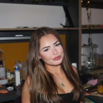 Babysitter in Salford: Erin