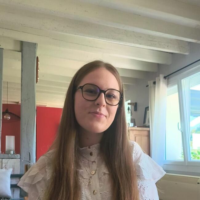 Babysitter in Rouen: Léonie