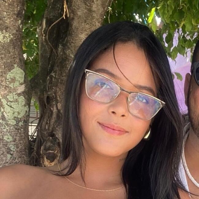 Babá em Maceió: Ariely