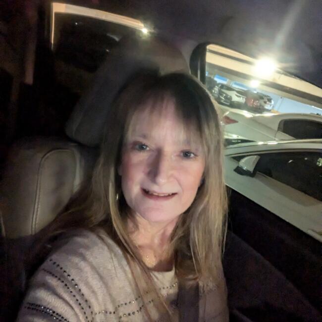 Babysitter in Bellevue: Tara