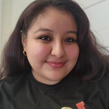 Babysitter in Chicago: Veronica