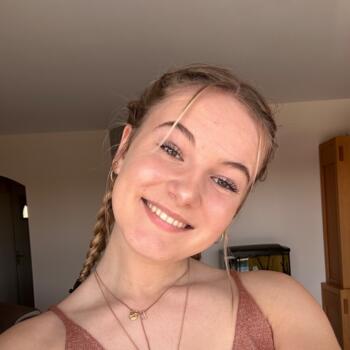 Babysitter in Pau: Chloé