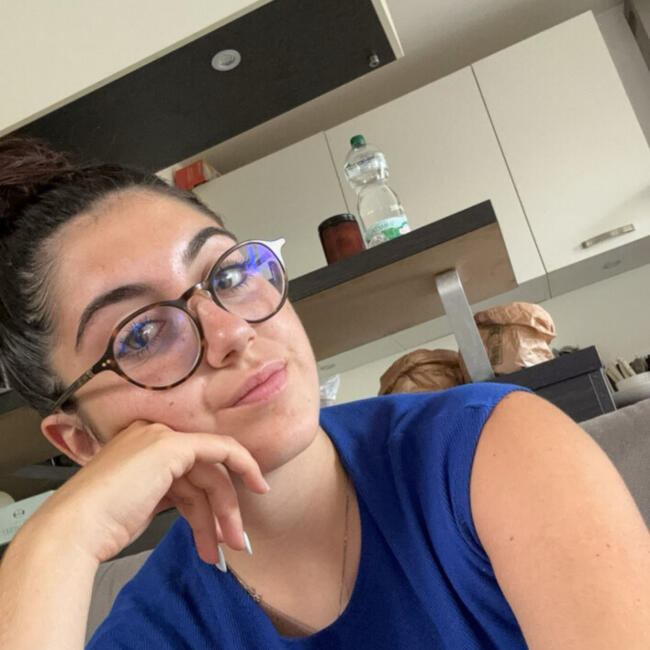 Babysitter in Cannes: Clara