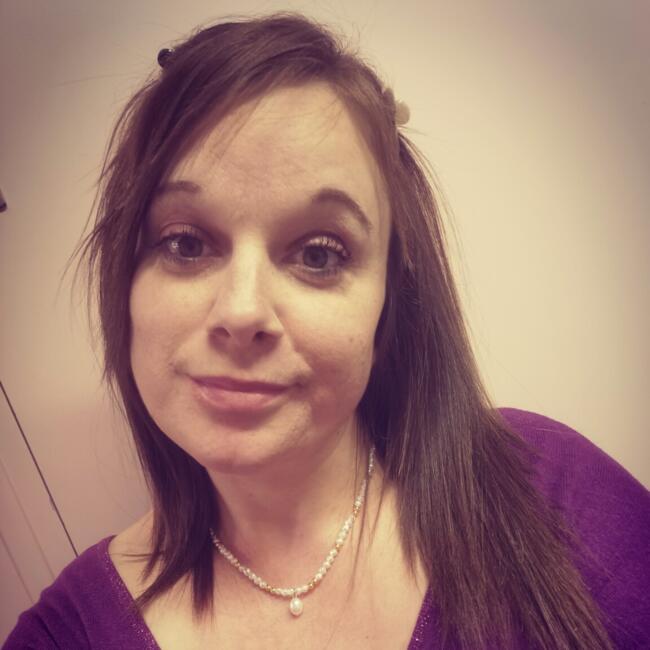 Babysitter in Saint-Sauveur (Provence-Alpes-Côte d'Azur): Laura