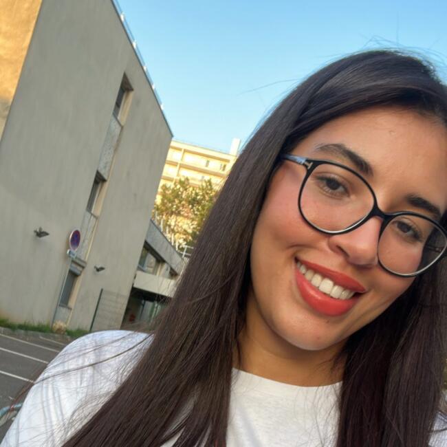 Nanny in Montesson: Amal