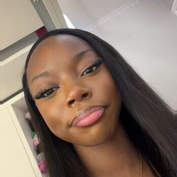 Babysitter in Évry: Royana