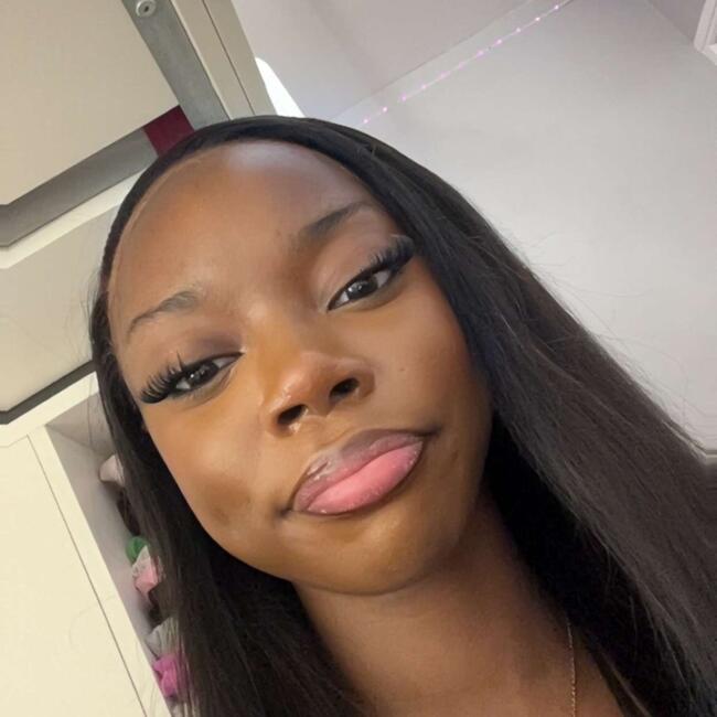 Babysitter in Évry: Royana