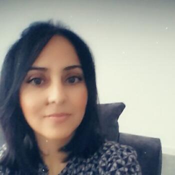 Babysitter in Lens: Samira