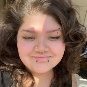 Babysitter in McMinnville: Izabella