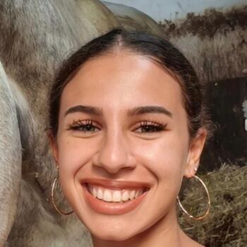 Babysitter in Caen: Célia